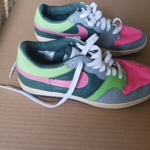VTG Nike Women's Multicolor Court Force Sneakers SZ 8 Good Conditions